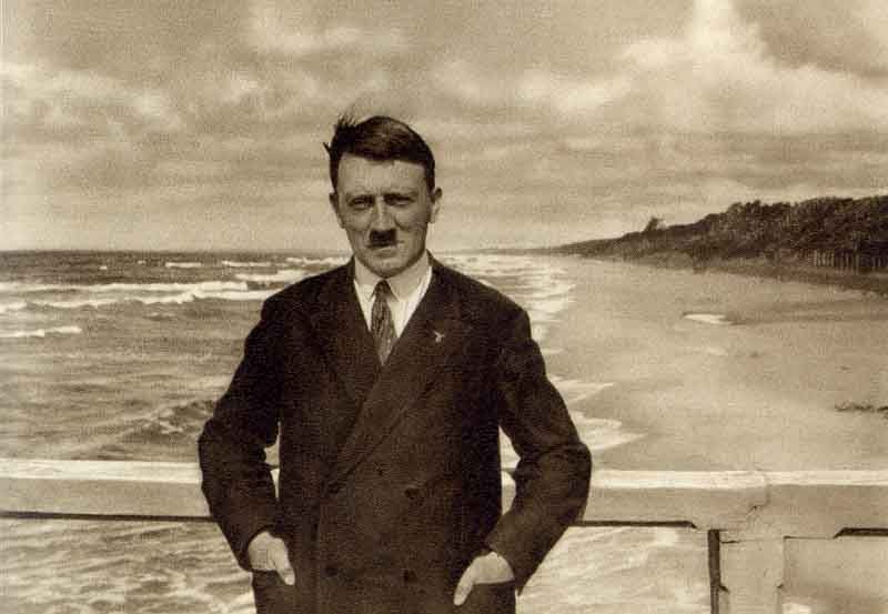 Adolf_Hitler_sea