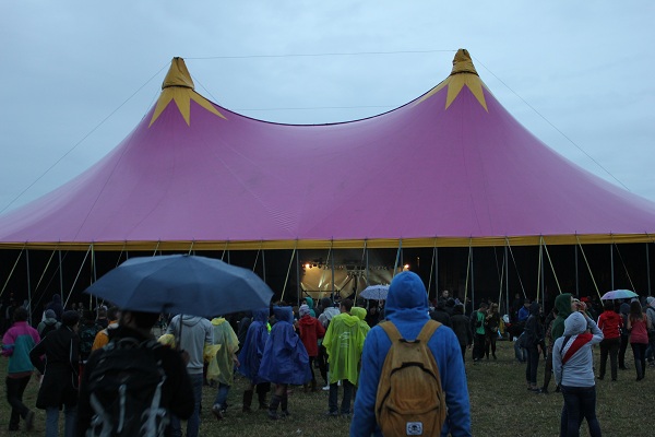 Dour Festival 2012: lietuje permirkęs rokenrolas