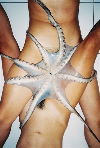 Ren Hang8