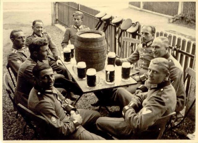 Ze_Dzermans_-_Gewohnlichen_Samstag_05